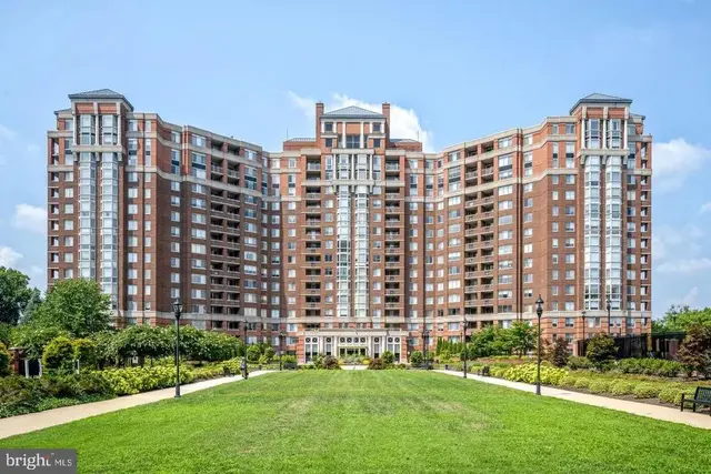 5809 Nicholson Ln #307, Rockville