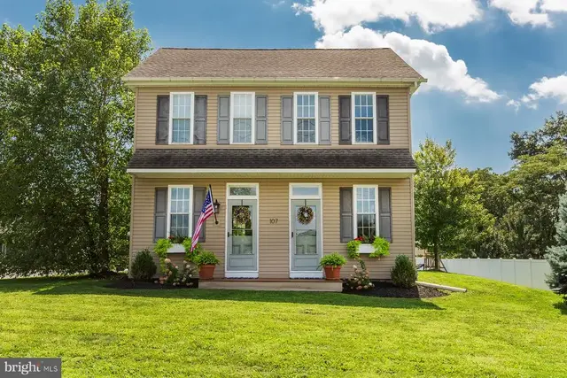 107 W Sun Hill Rd, Manheim