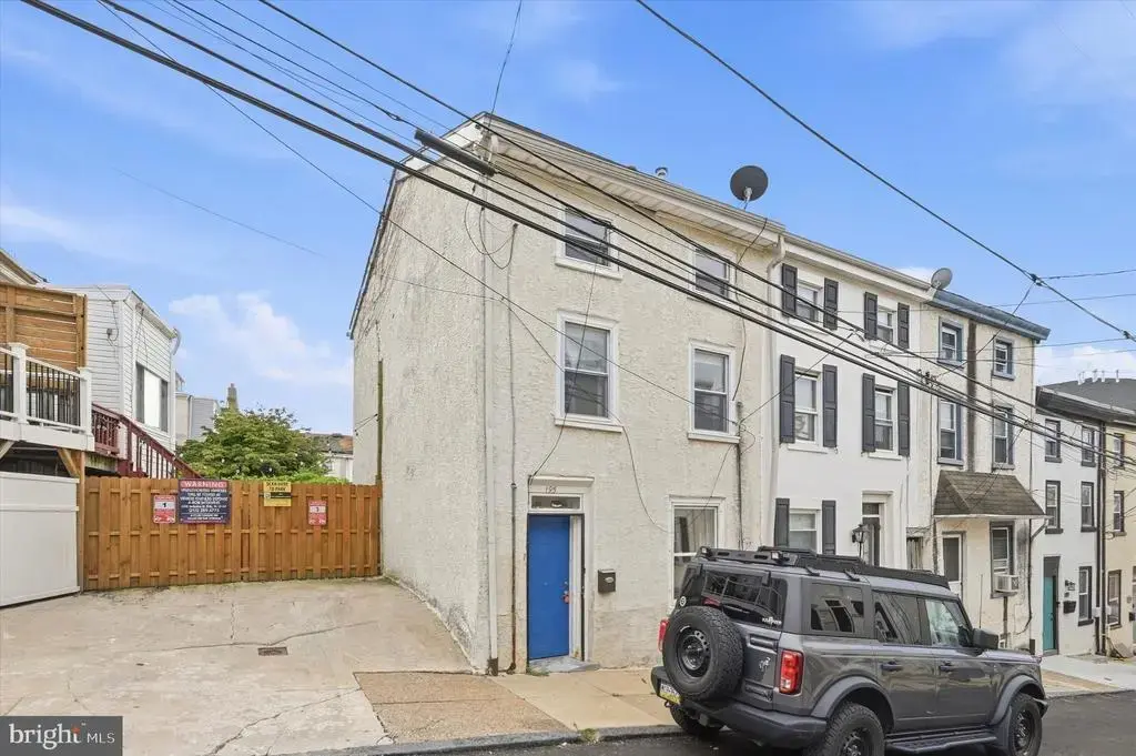 195 Conarroe St, PHILADELPHIA