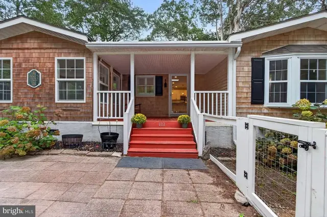 111 Georges Ln, Milton
