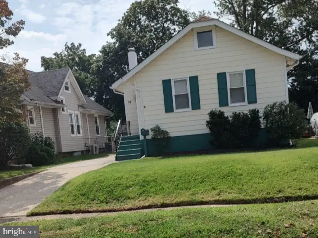72 Harding Avenue Ave, OAKLYN