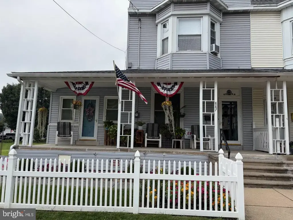 887 E Lehman St, LEBANON