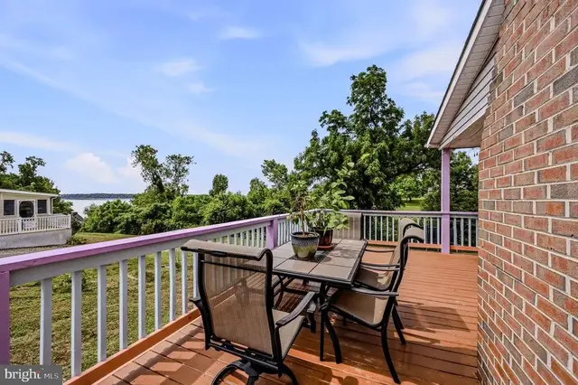 210 Elk View Rd, North East