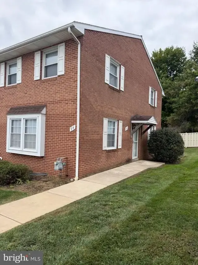 94 Dew Drop Ct, York