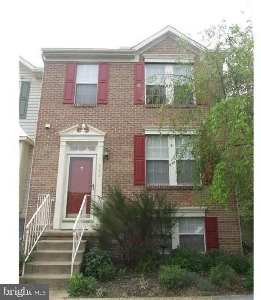 202 Jasmine Ln, NEWARK