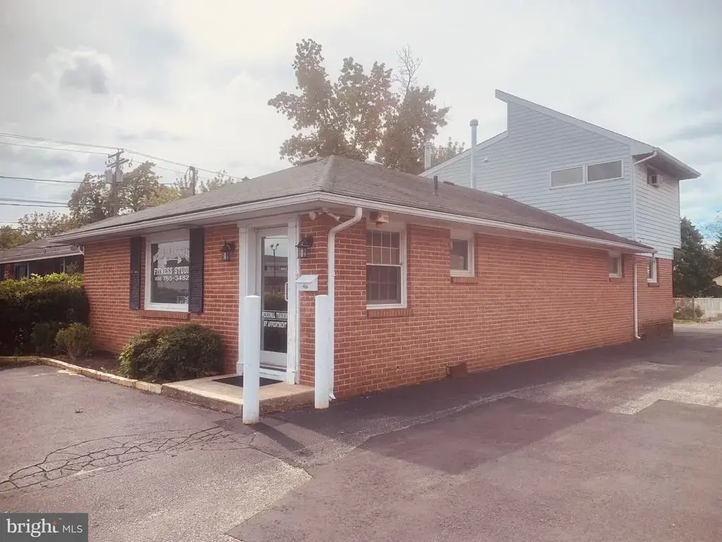 1004 N High Street, MILLVILLE