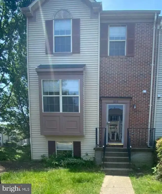 3216 Antrim Cir, Dumfries