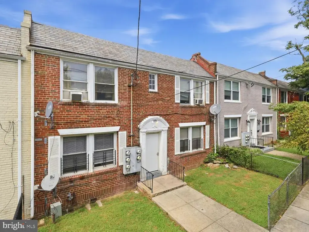 1322 Downing Pl Ne, WASHINGTON
