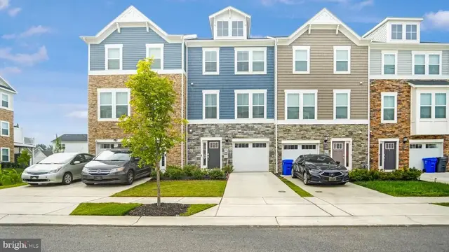 11042 Corvin Pl, White Plains