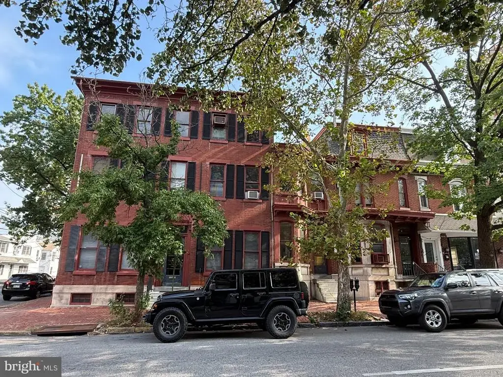 11 E Airy St, NORRISTOWN