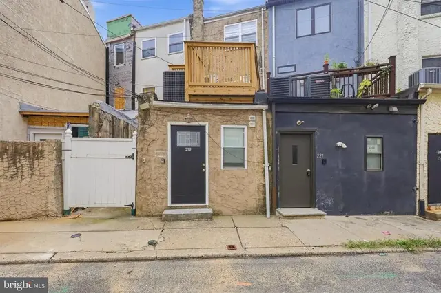 219 W Girard Ave, Philadelphia