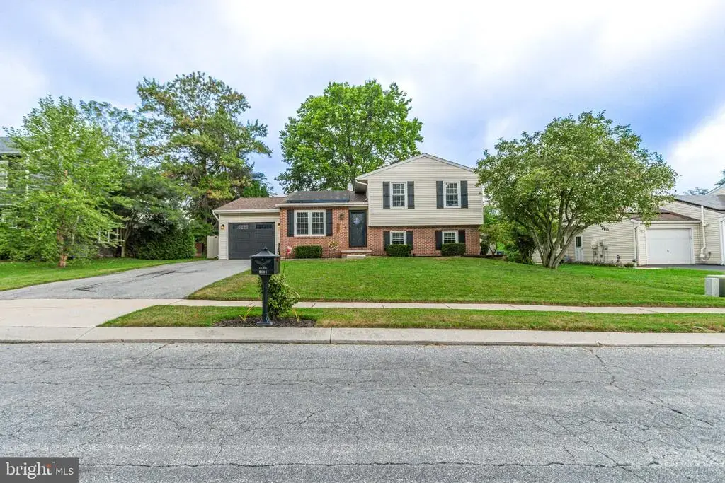 3891 Sandra Dr, YORK