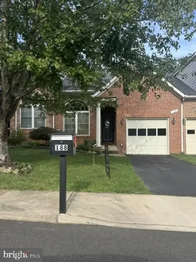 188 N View Cir, Warrenton