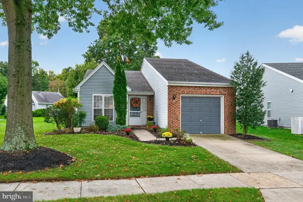 3 Buttonbush Ct, MOUNT LAUREL