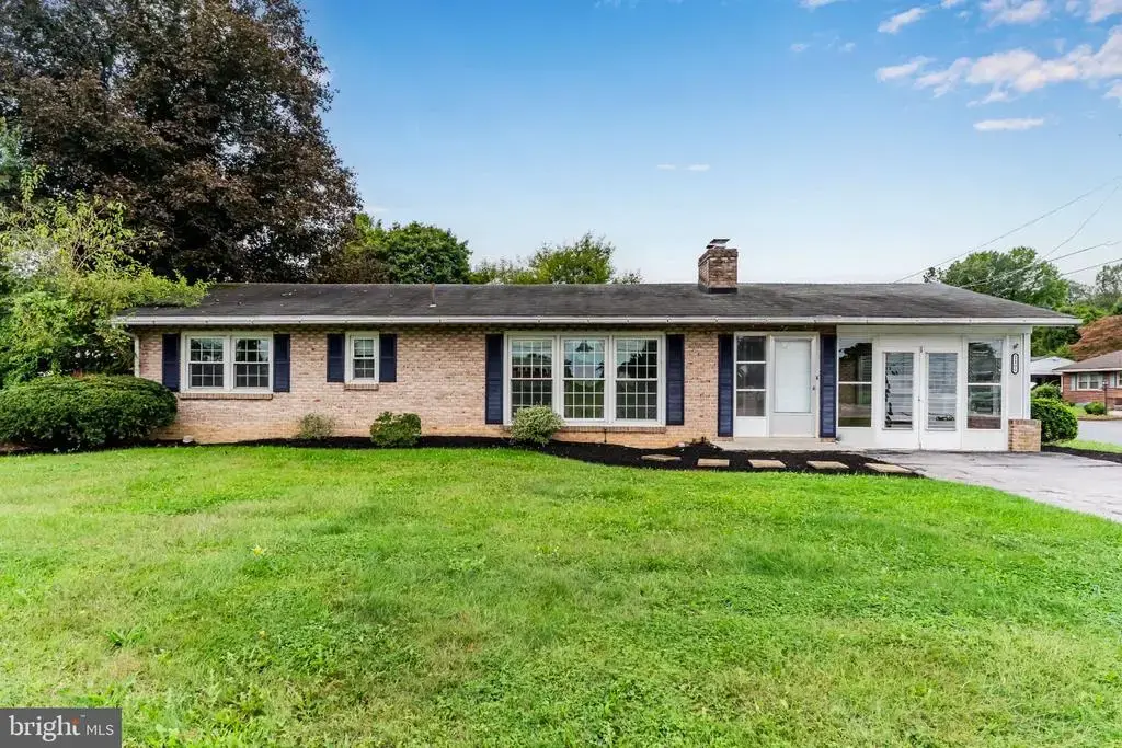 2100 Lincoln Way, CHAMBERSBURG
