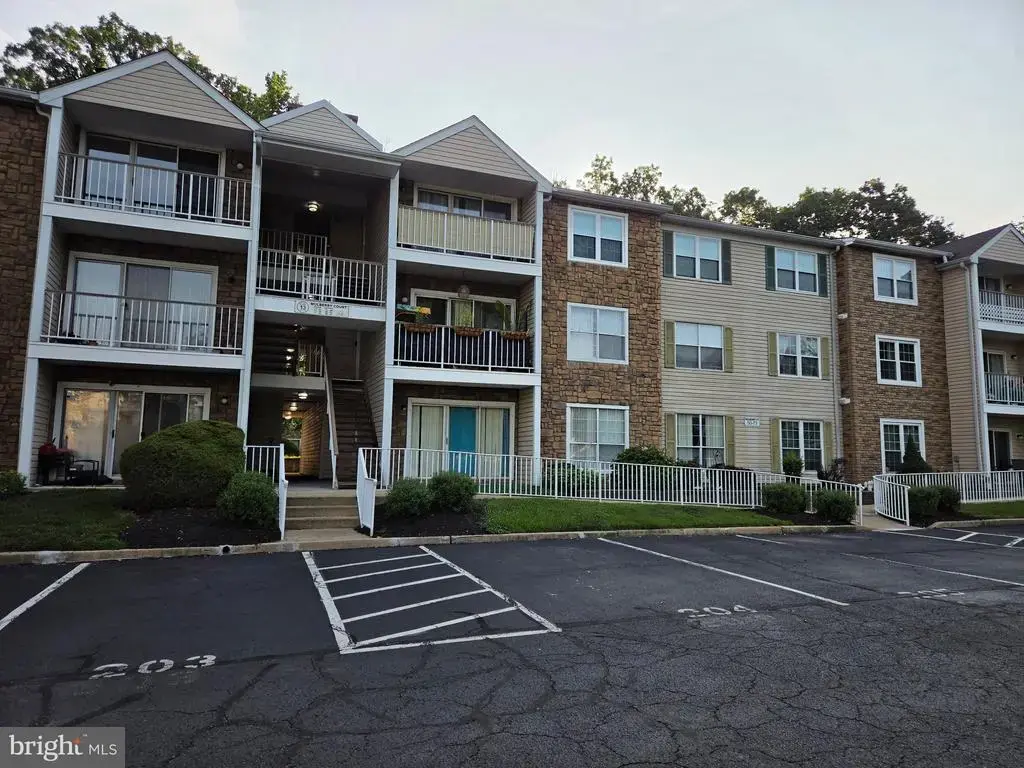 71 Mulberry Ct, HAMILTON