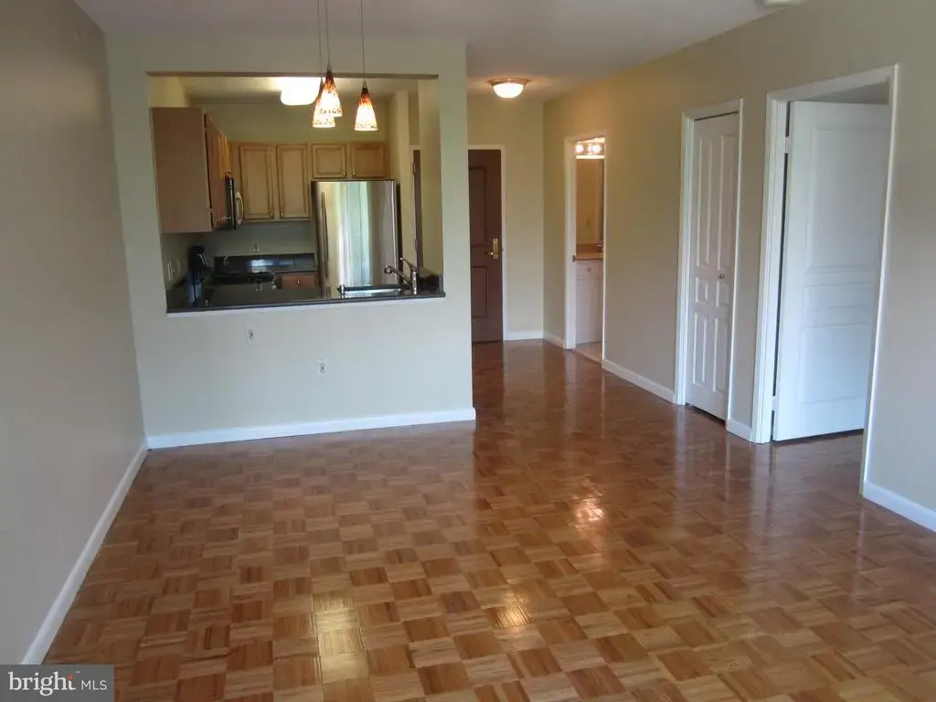 7111 Woodmont Ave #610, BETHESDA