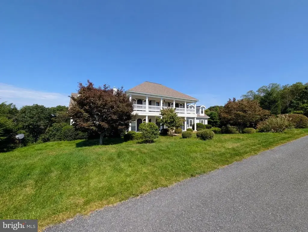 218 Gregory Dr, SELINSGROVE