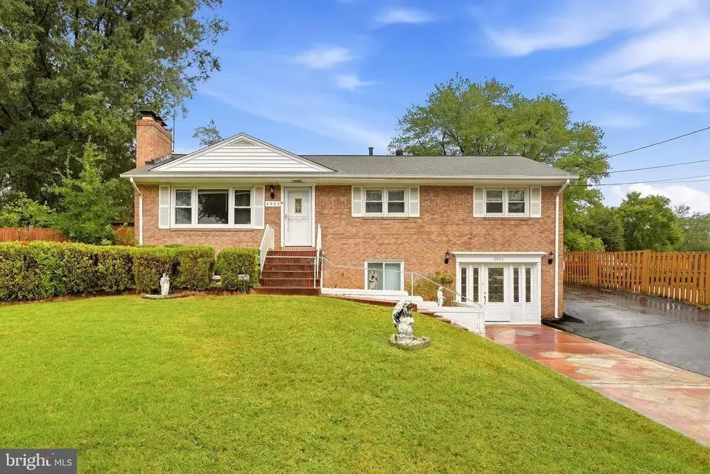 5905 Ridge View Dr, ALEXANDRIA