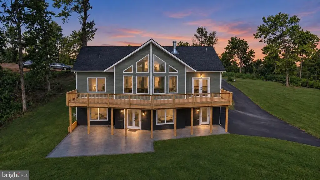 113 Lee Drive, LINDEN