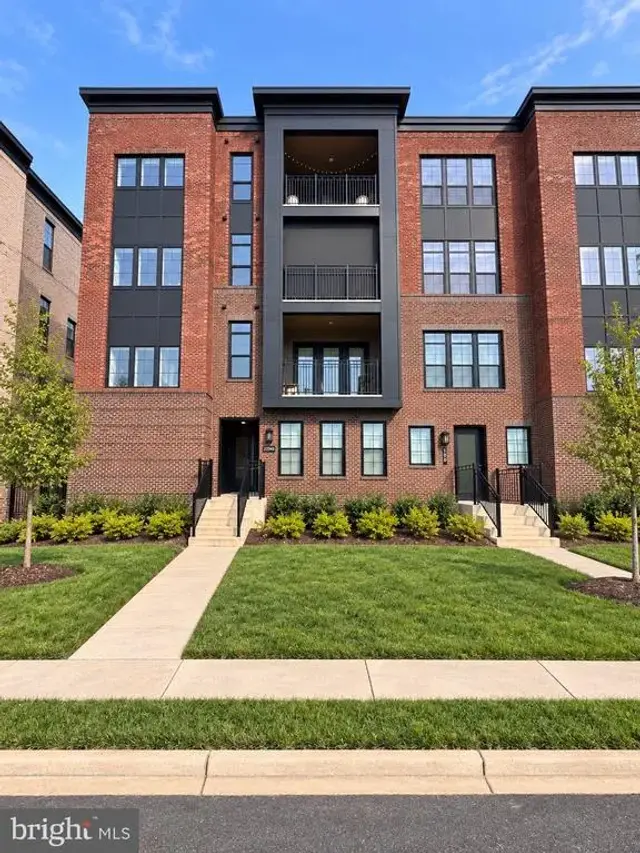 22145 Headwater Ter #400, Ashburn