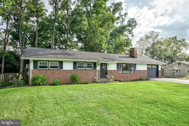 1102 Kay St, Boalsburg