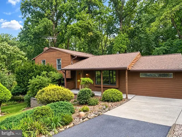 9895 Foxhill Ct, Ellicott City