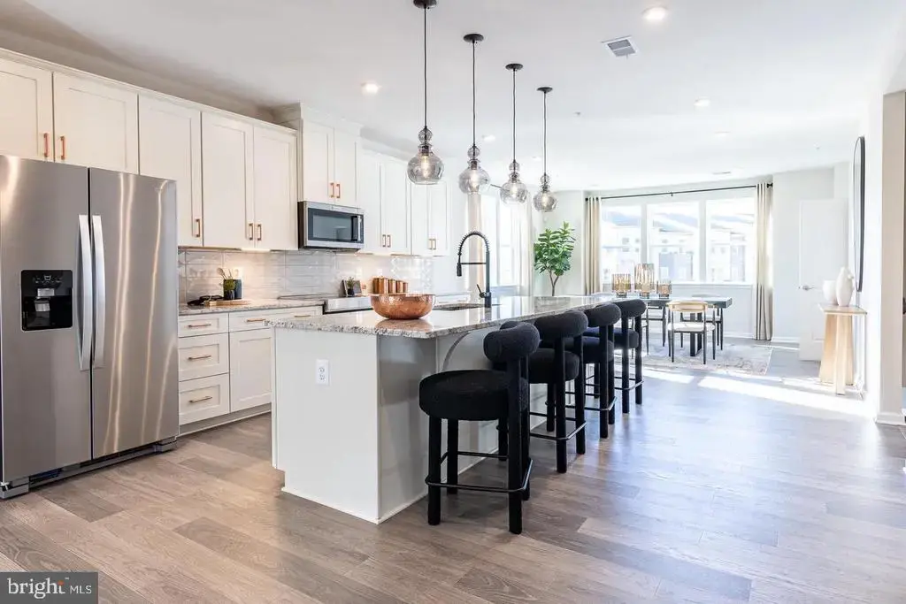 9894b Sir Barton Way, LAUREL