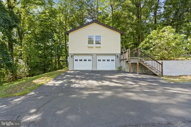 130 B Sunderland Dr, Sunderland