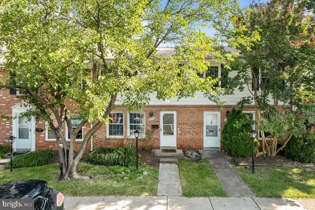 312 E Cornell Dr E #167, Sterling