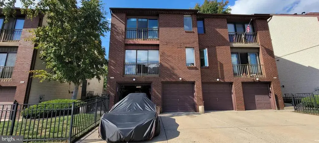 9560 James St #b, PHILADELPHIA