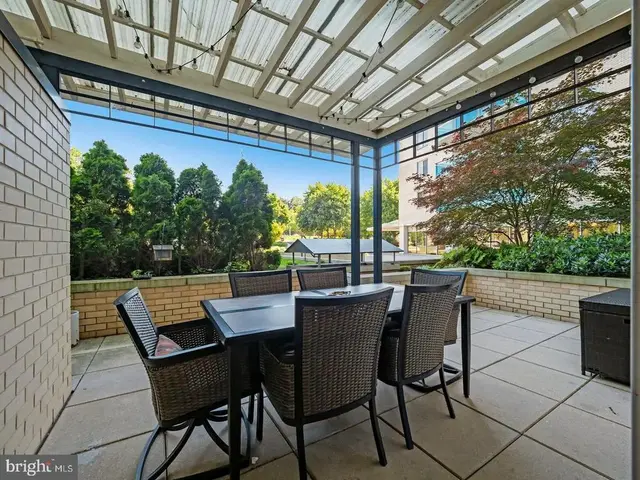 10500 Rockville Pik #327, Rockville