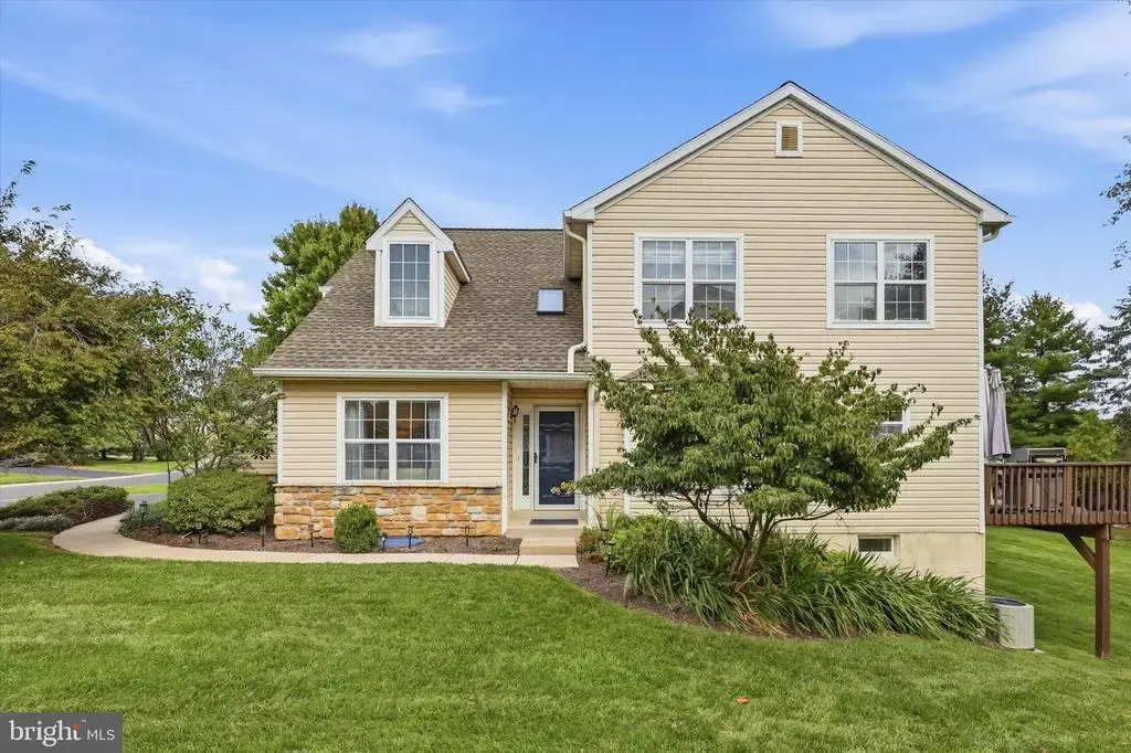 152 Canterbury Ln, BLUE BELL