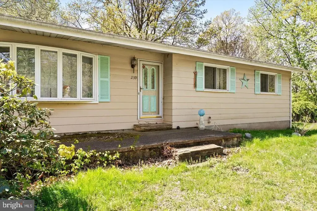 239 Bakers Basin Rd, TRENTON