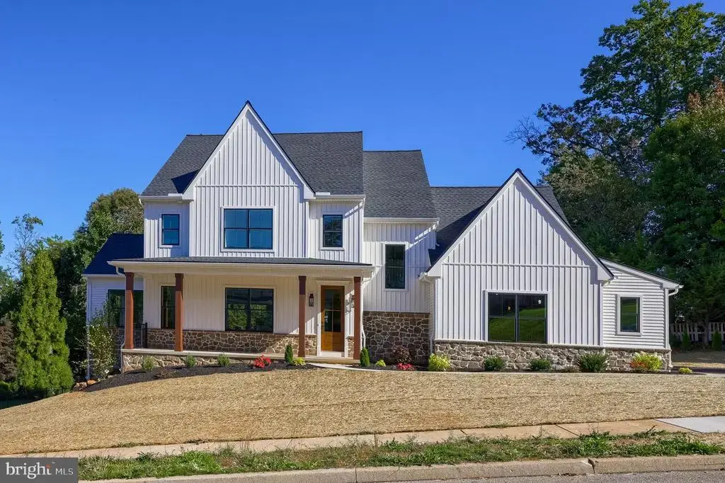 905 Aspen Ln, RED LION