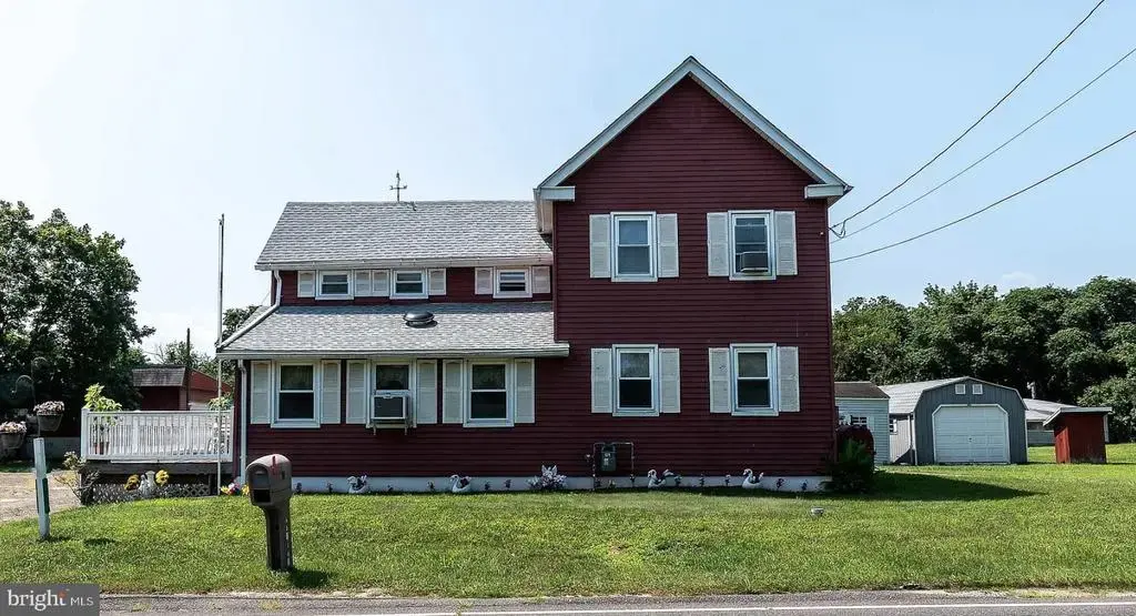 81 Almond Rd, ELMER