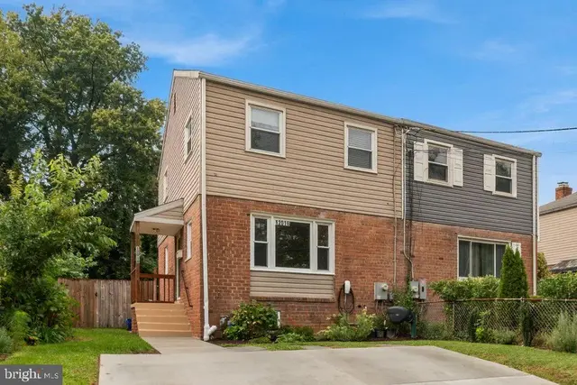 12016 Valleywood Dr, Silver Spring