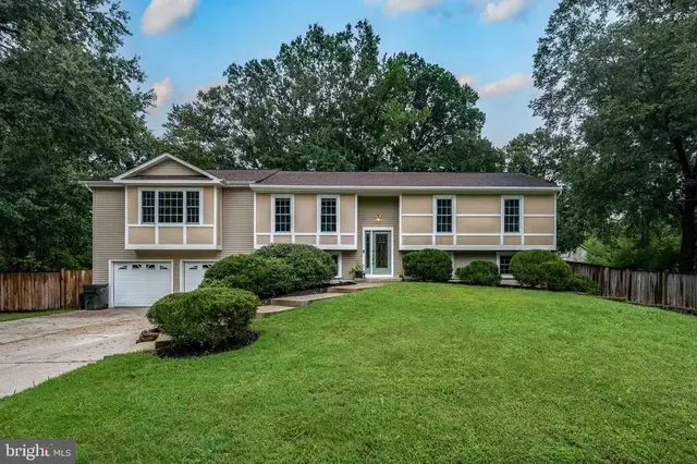 8725 Lea Ln, Alexandria