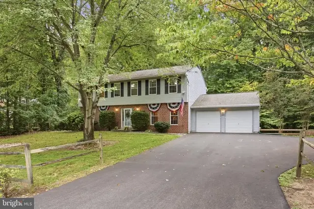 284 Southland Ct, Dunkirk