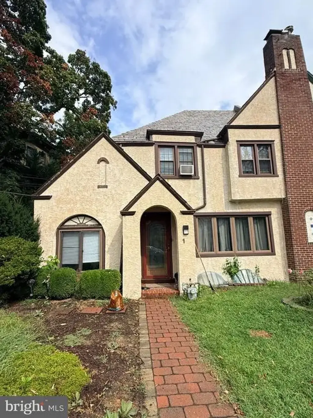 1 W Windermere Ter, LANSDOWNE