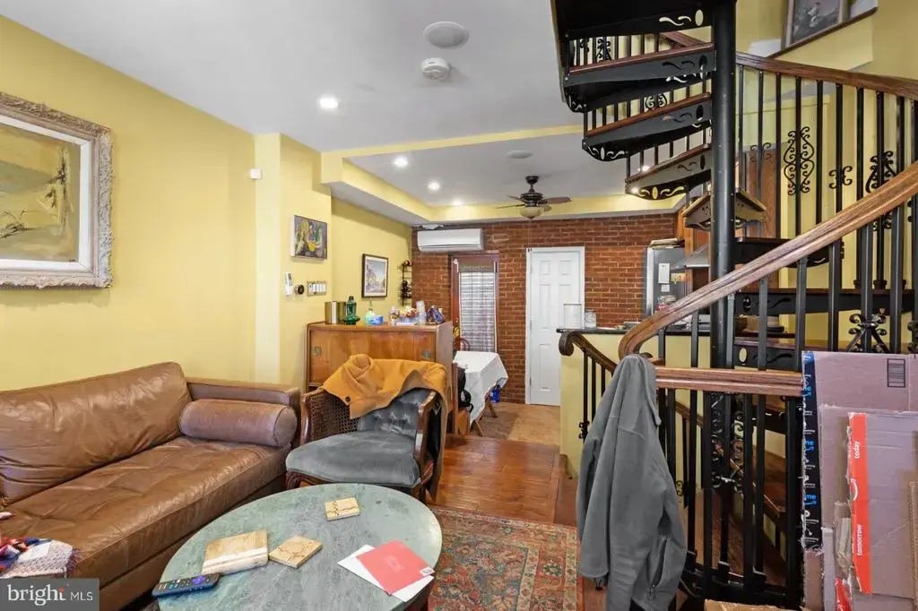 928 Irving St, PHILADELPHIA