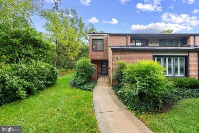 13 Oakhampton Dr, Lutherville