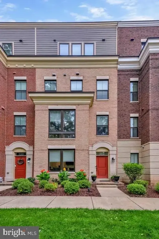 518 Harborview Dr, Oxon Hill
