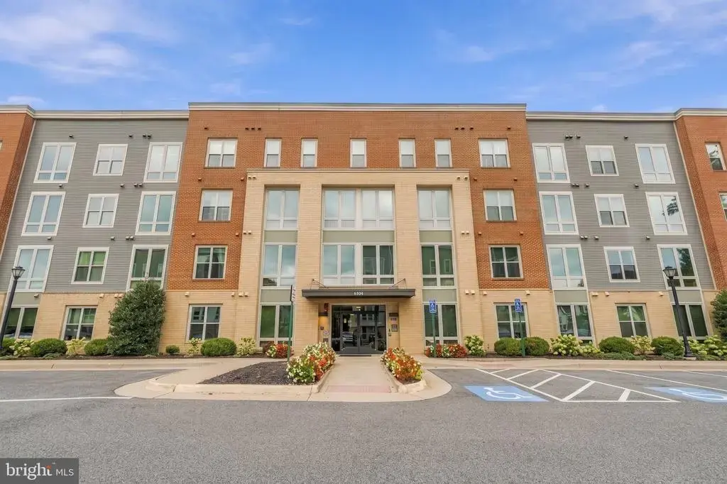 6104 Fairview Farm Dr #209, ALEXANDRIA