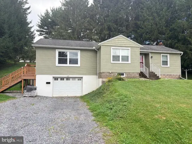 467 6th, Hawk Run