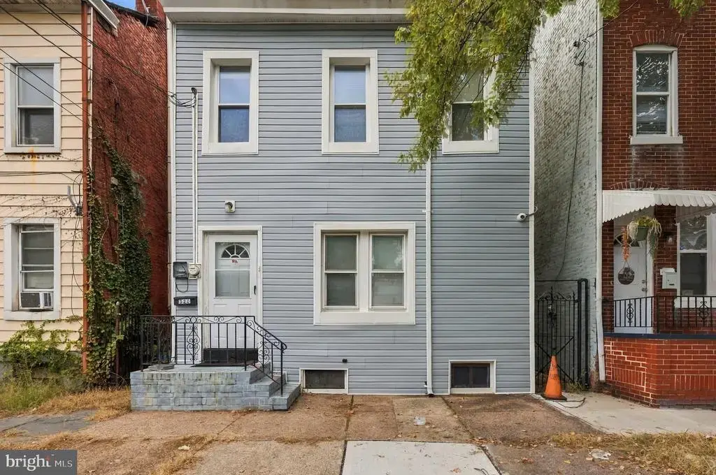 320 Genesee St, TRENTON