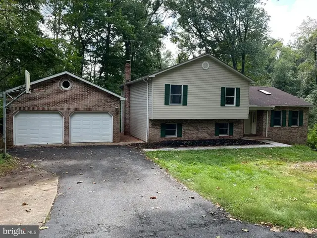5005 Michaels Dr, Hampstead