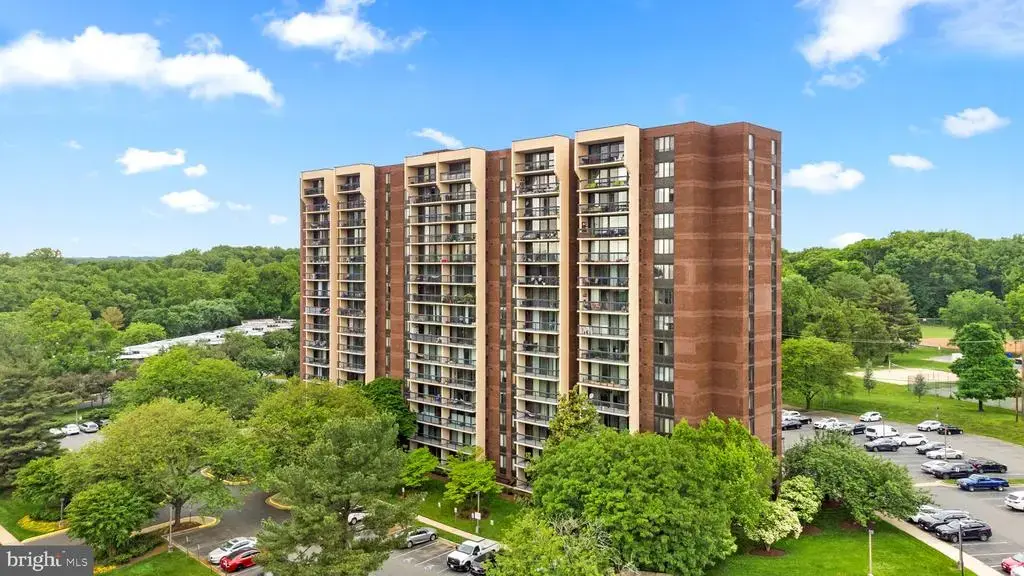 7401 Westlake Ter #405, BETHESDA