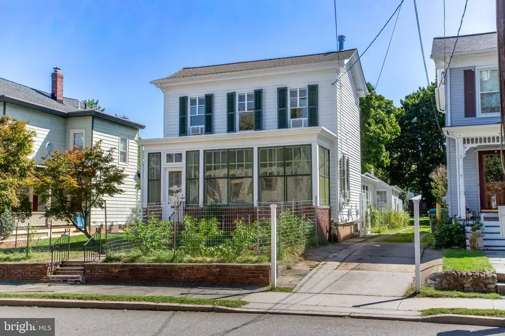 31 E Main St, FLEMINGTON