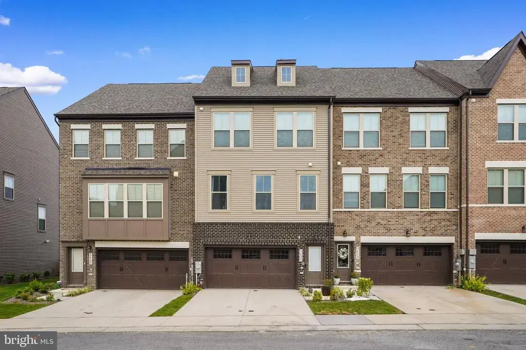 3421 St Robin Ln, BOWIE
